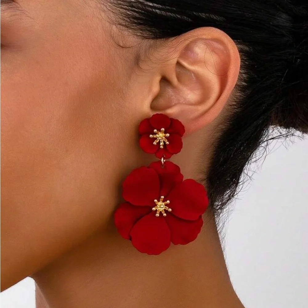 Dramatically Yours Floral Drop Statement Earrings NEW 🏷️